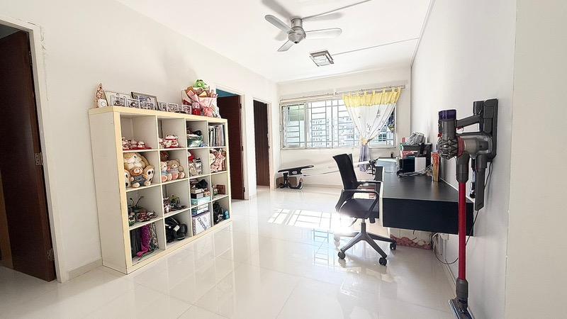 HDB Apartment for Sale, 894 Tampines Street 81 HDB Apartment For Sale, $1,080,000, 4 Bed 2 Bath 1,528 sqft $707.00 psf, SGD 1,080,000 | 99-year Leasehold