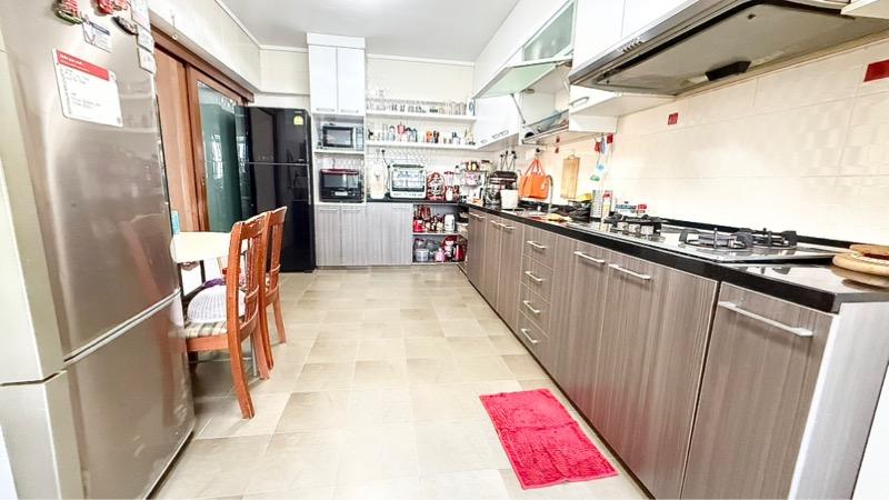 HDB Apartment for Sale, 894 Tampines Street 81 HDB Apartment For Sale, $1,080,000, 4 Bed 2 Bath 1,528 sqft $707.00 psf, SGD 1,080,000 | 99-year Leasehold