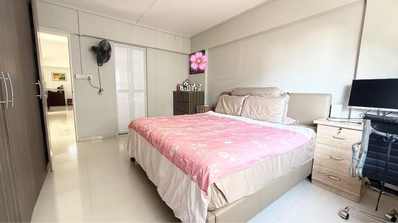 HDB Apartment for Sale, 894 Tampines Street 81 HDB Apartment For Sale, $1,080,000, 4 Bed 2 Bath 1,528 sqft $707.00 psf, SGD 1,080,000 | 99-year Leasehold
