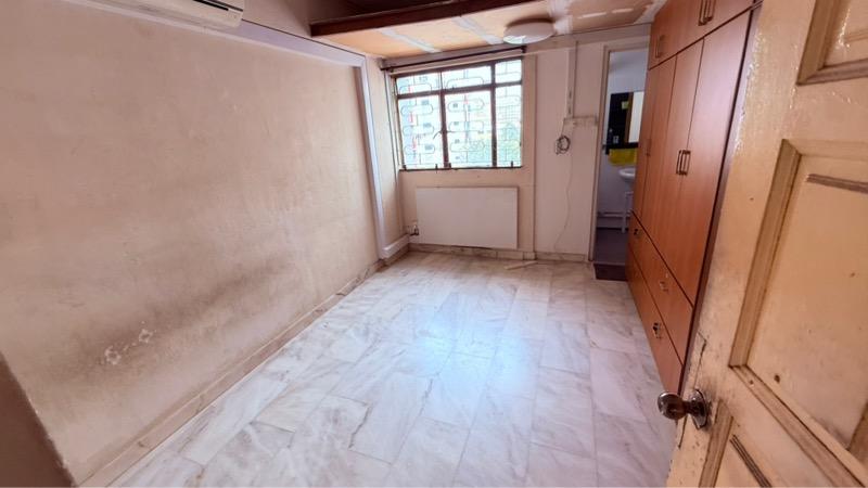HDB Apartment for Sale, 202 Tampines Street 21 HDB Apartment For Sale, $470,000, 2 Bed 2 Bath 807 sqft $582.00 psf, SGD 470,000 | 99-year Leasehold