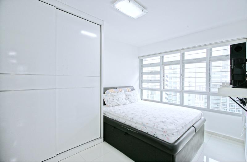 HDB Apartment for Sale, 22 Ghim Moh Link HDB Apartment For Sale, $1,100,000, 3 Bed 2 Bath 990 sqft $1,111.00 psf, SGD 1,100,000 | 99-year Leasehold