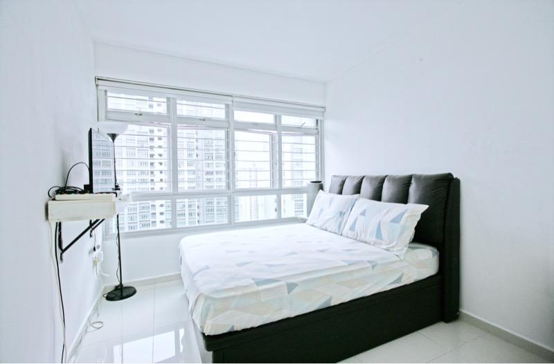 HDB Apartment for Sale, 22 Ghim Moh Link HDB Apartment For Sale, $1,100,000, 3 Bed 2 Bath 990 sqft $1,111.00 psf, SGD 1,100,000 | 99-year Leasehold