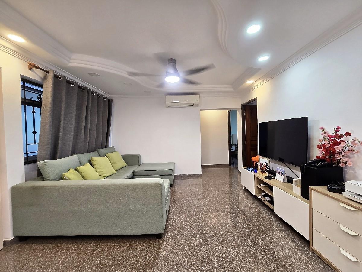 HDB Apartment for Sale, 288C Bukit Batok Street 25 HDB Apartment For Sale, $580,000, 3 Bed 2 Bath 969 sqft $599.00 psf, SGD 580,000 | 99-year Leasehold