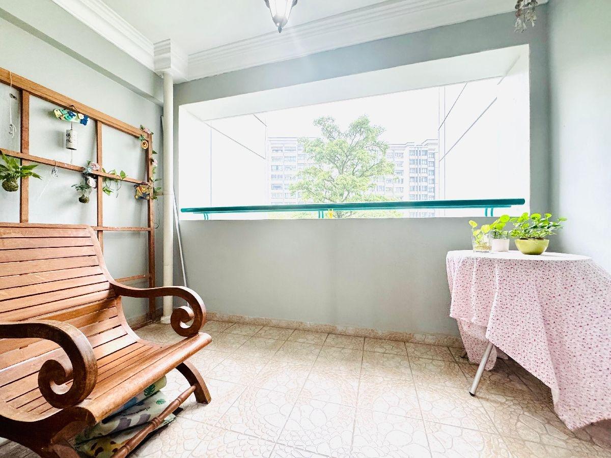 Prop-GPT: HDB Apartment: D25  585 Woodlands Drive 16
