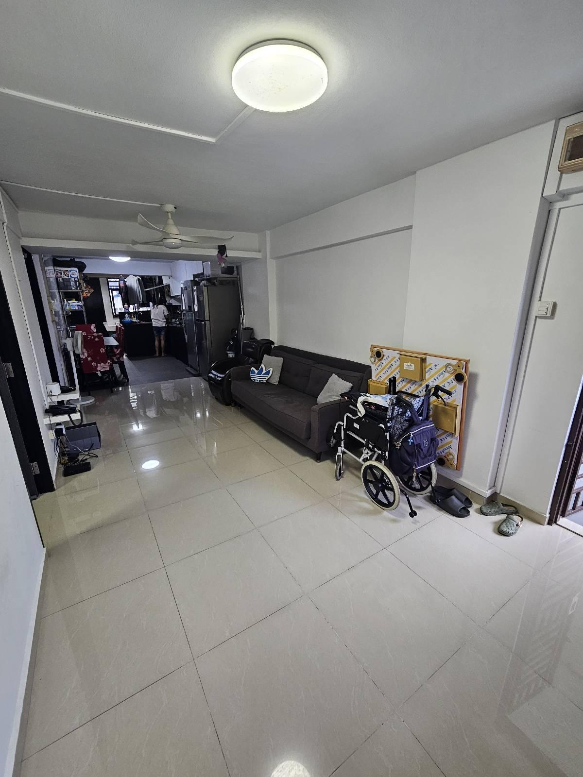 HDB Apartment for Sale, 231 Lorong 8 Toa Payoh HDB Apartment For Sale, $420,000, 2 Bed 2 Bath 818 sqft $513.00 psf, SGD 420,000 | 99-year Leasehold