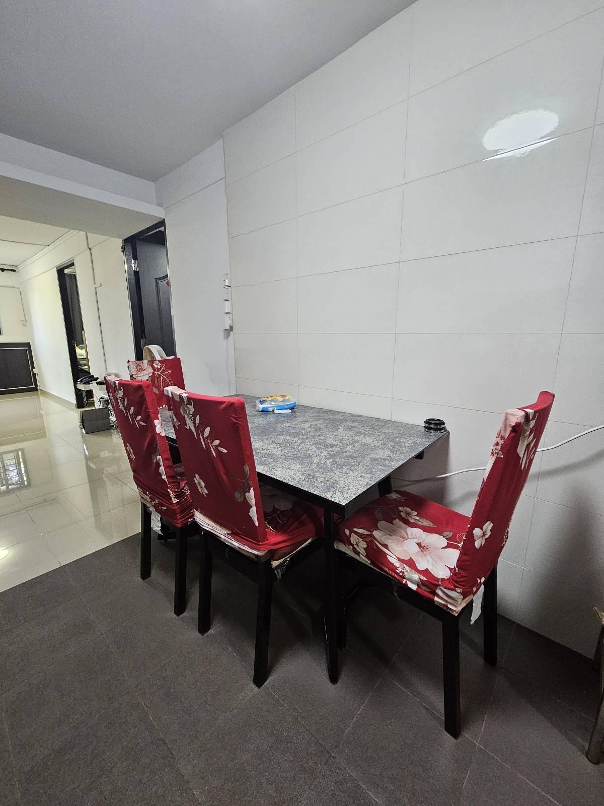 HDB Apartment for Sale, 231 Lorong 8 Toa Payoh HDB Apartment For Sale, $420,000, 2 Bed 2 Bath 818 sqft $513.00 psf, SGD 420,000 | 99-year Leasehold