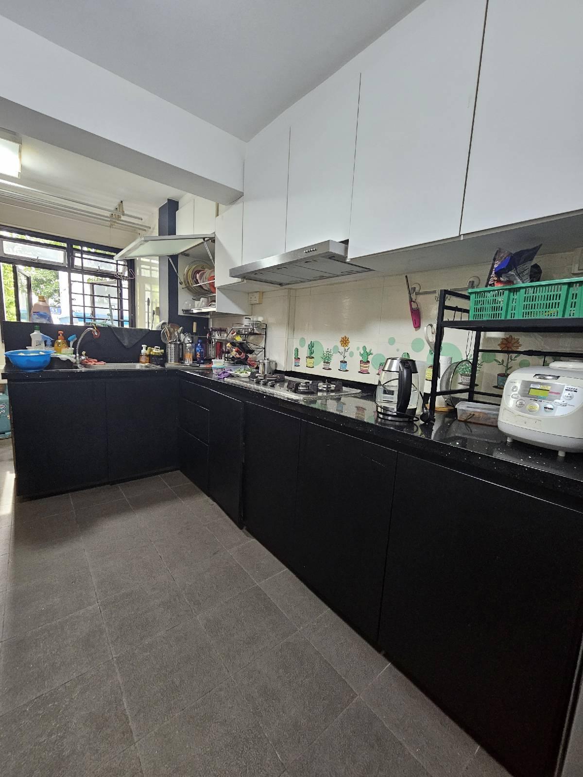 HDB Apartment for Sale, 231 Lorong 8 Toa Payoh HDB Apartment For Sale, $420,000, 2 Bed 2 Bath 818 sqft $513.00 psf, SGD 420,000 | 99-year Leasehold