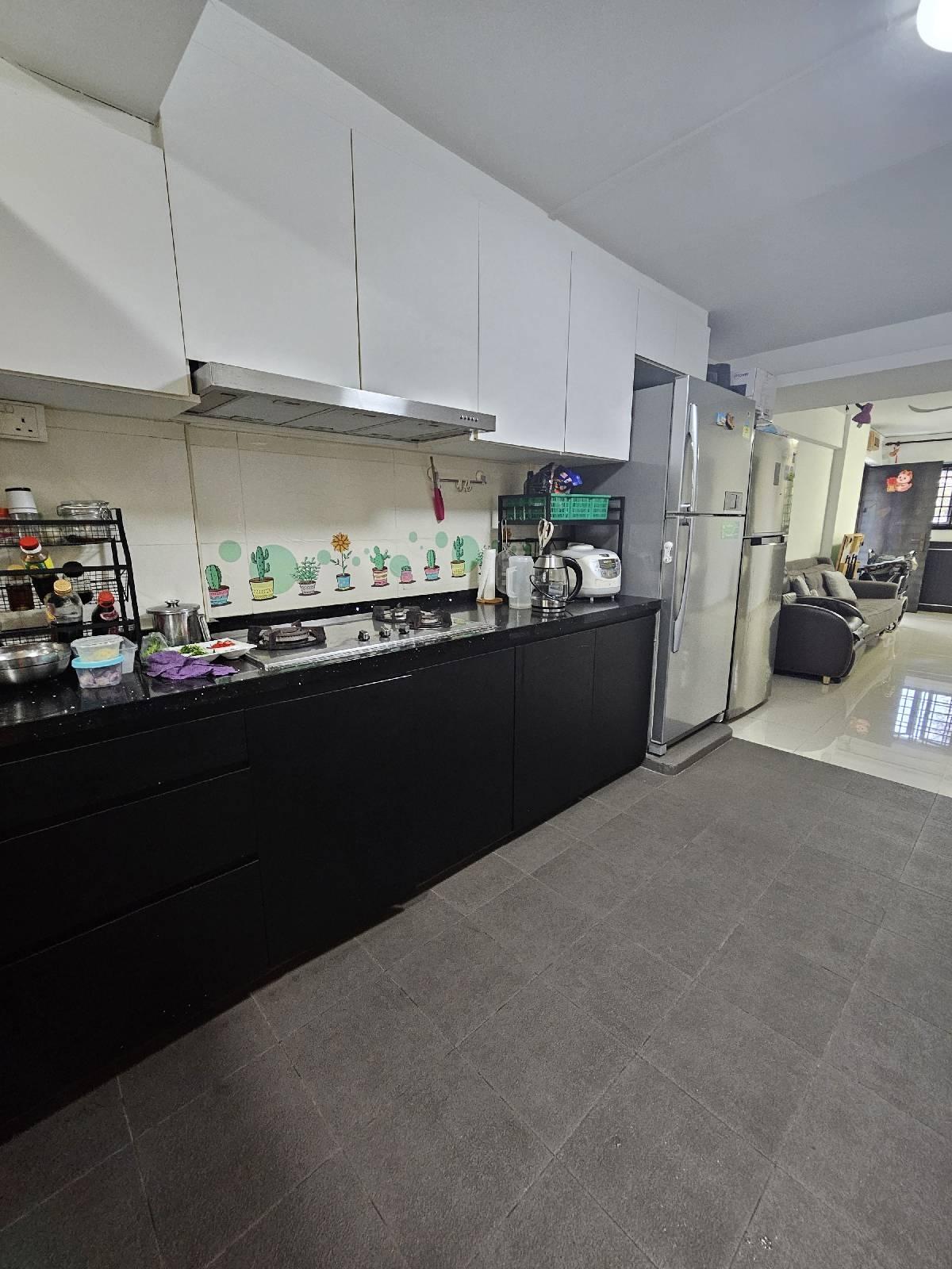 HDB Apartment for Sale, 231 Lorong 8 Toa Payoh HDB Apartment For Sale, $420,000, 2 Bed 2 Bath 818 sqft $513.00 psf, SGD 420,000 | 99-year Leasehold