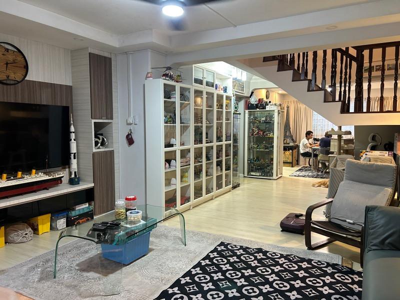 HDB Apartment for Sale, 147 Tampines Avenue 5 HDB Apartment For Sale, $990,000, 4 Bed 3 Bath 139 sqft $7,122.00 psf, SGD 990,000 | 99-year Leasehold