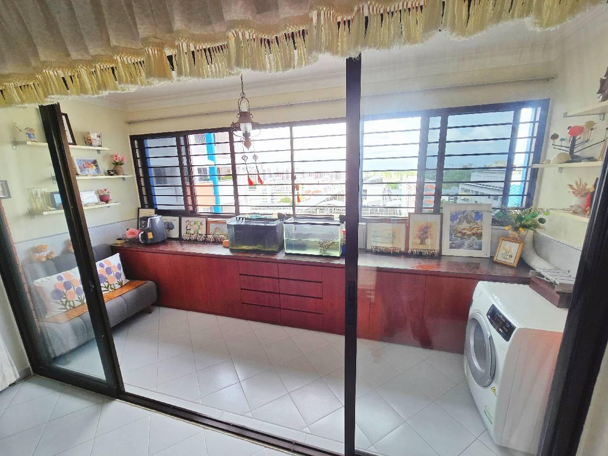HDB Apartment for Sale, 330 Bukit Batok Street 33 HDB Apartment For Sale, $930,000, 4 Bed 2 Bath 1,539 sqft $604.00 psf, SGD 930,000 | 99-year Leasehold