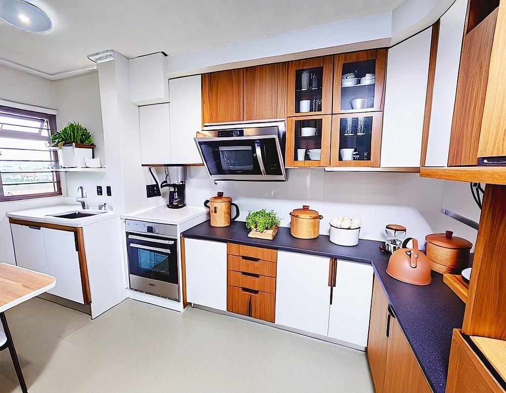HDB Apartment for Sale, 330 Bukit Batok Street 33 HDB Apartment For Sale, $930,000, 4 Bed 2 Bath 1,539 sqft $604.00 psf, SGD 930,000 | 99-year Leasehold