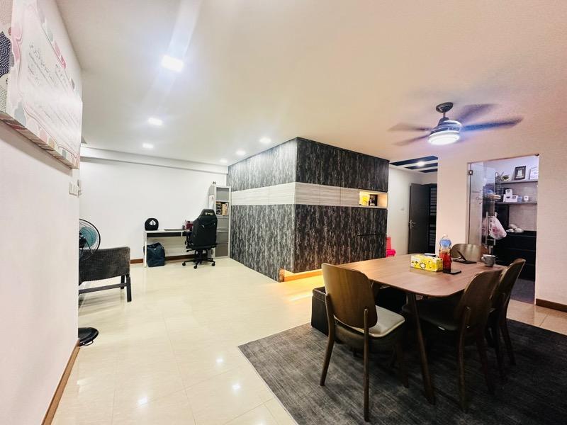 Prop-GPT: HDB Apartment: D19 Punggol 638A Punggol Drive