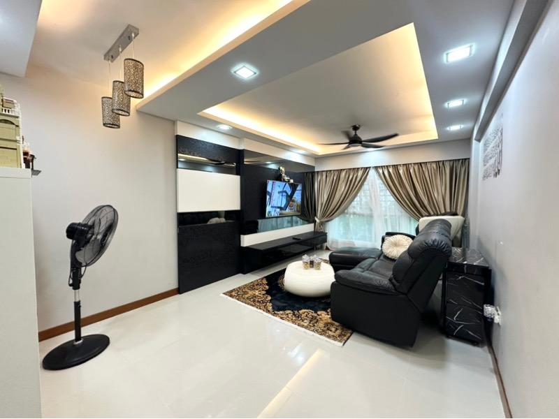 Prop-GPT: HDB Apartment: D19  281A Sengkang East Avenue