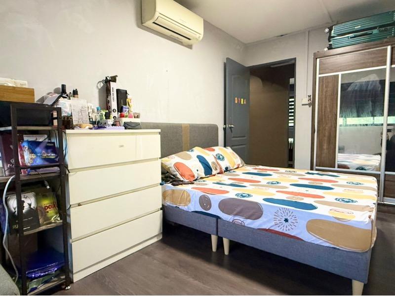HDB Apartment for Sale, 104 Bedok Reservoir Road HDB Apartment For Sale, $698,000, 3 Bed 2 Bath 1,302 sqft $536.00 psf, SGD 698,000 | 99-year Leasehold
