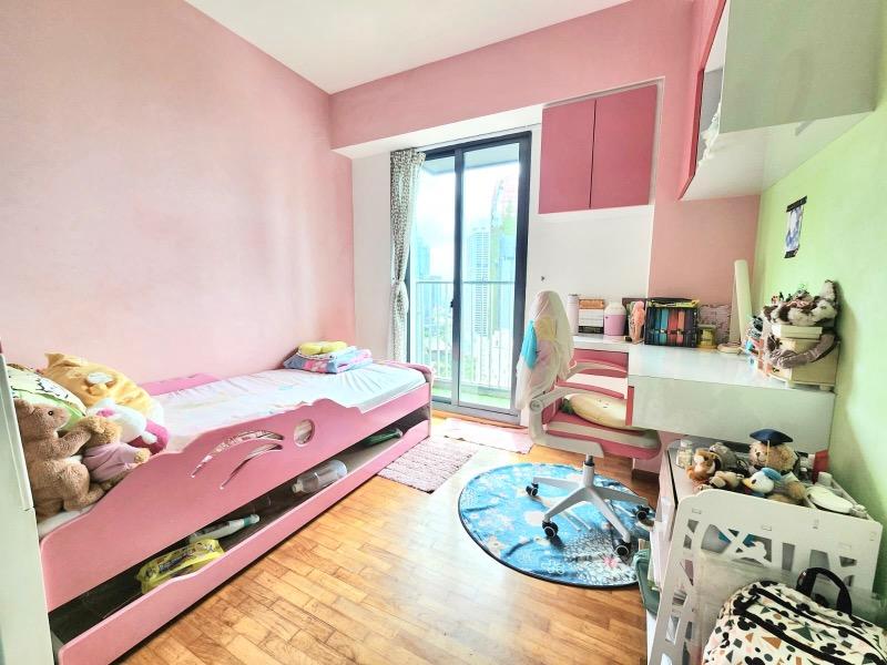 HDB Apartment for Sale, Pinnacle @ Duxton HDB Apartment For Sale, $1,420,000, 3 Bed 2 Bath 1,001 sqft $1,419.00 psf, SGD 1,420,000 | 99-year Leasehold