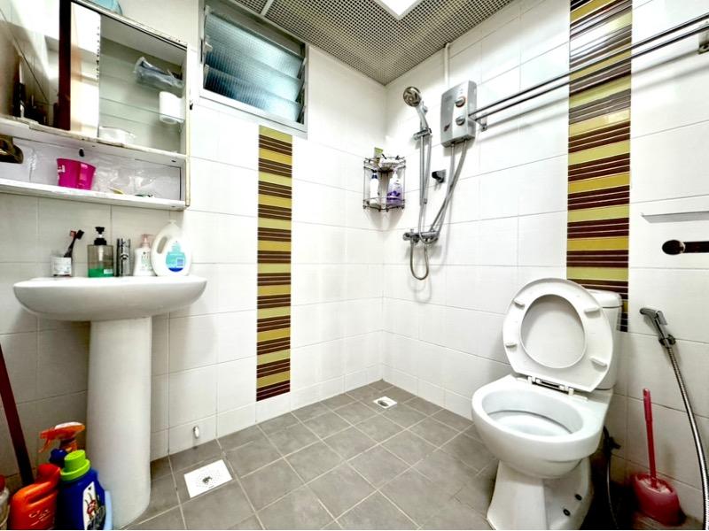 HDB Apartment for Sale. 