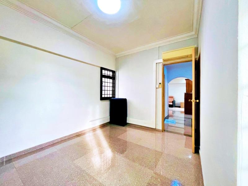 HDB Apartment for Sale, 672 Woodlands Drive 71 HDB Apartment For Sale, $699,000, 3 Bed 2 Bath 1,184 sqft $590.00 psf, SGD 699,000 | 99-year Leasehold