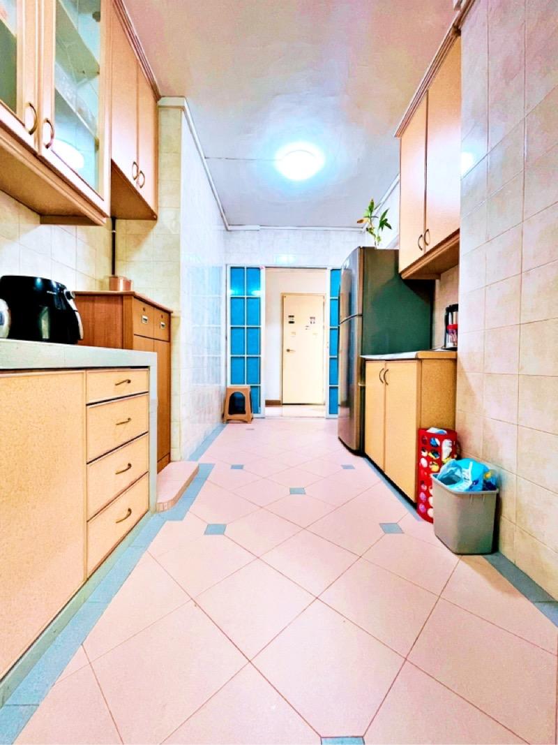 HDB Apartment for Sale, 672 Woodlands Drive 71 HDB Apartment For Sale, $699,000, 3 Bed 2 Bath 1,184 sqft $590.00 psf, SGD 699,000 | 99-year Leasehold