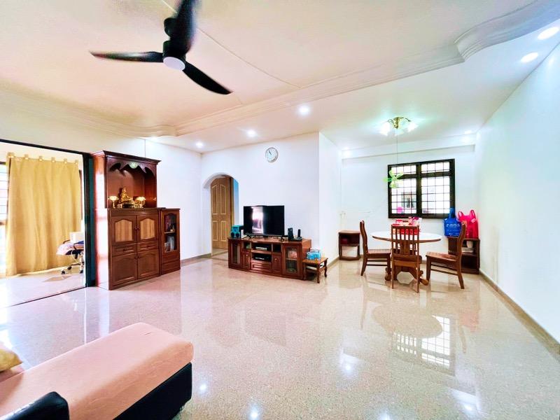 HDB Apartment for Sale, 672 Woodlands Drive 71 HDB Apartment For Sale, $699,000, 3 Bed 2 Bath 1,184 sqft $590.00 psf, SGD 699,000 | 99-year Leasehold
