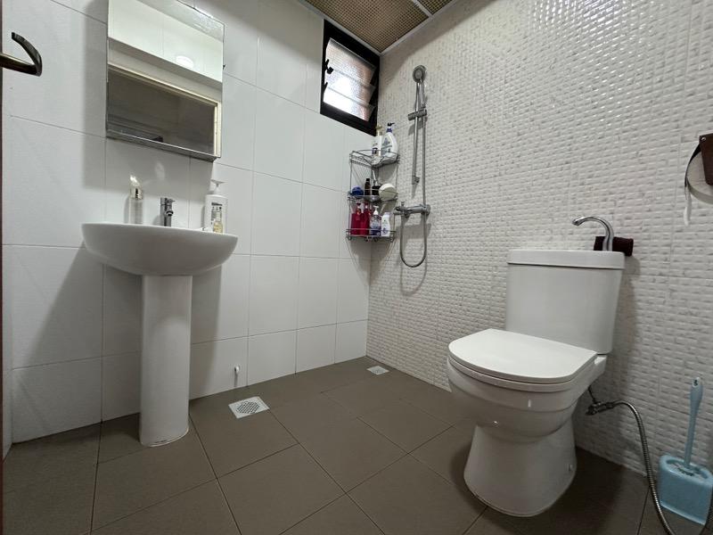 HDB Apartment for Sale, 995B Buangkok Crescent HDB Apartment For Sale, $550,000, 2 Bed 2 Bath 731 sqft $752.00 psf, SGD 550,000 | 99-year Leasehold