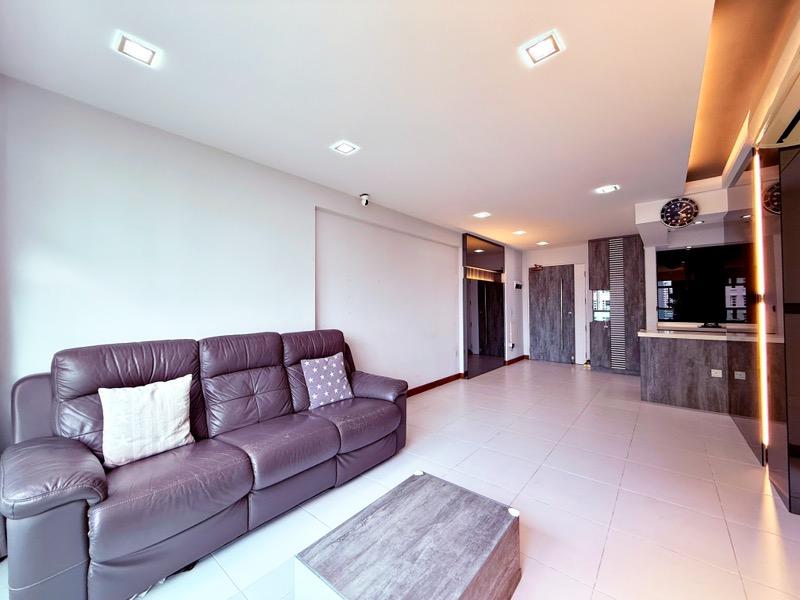 HDB Apartment for Sale: Punggol, D19, 823619