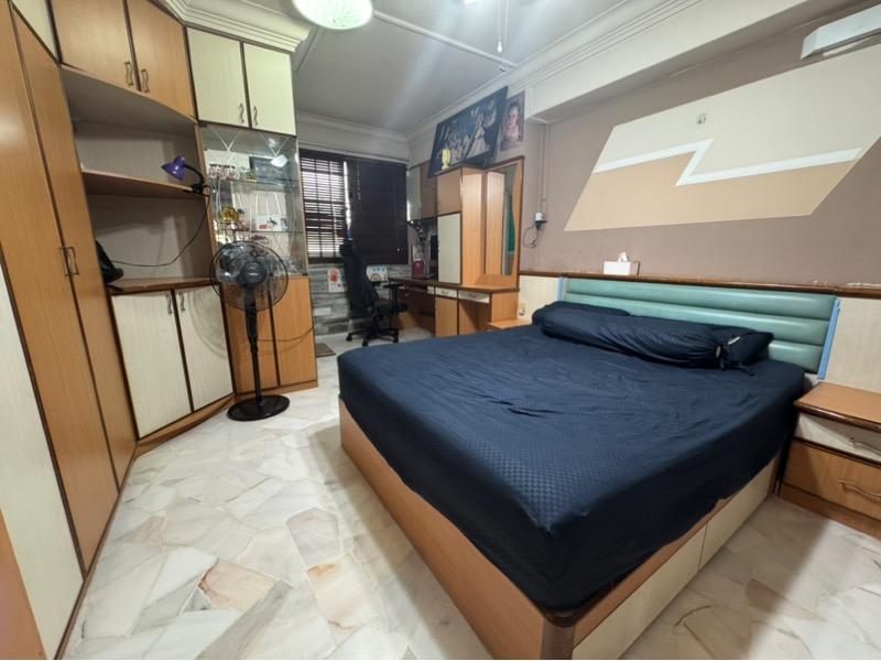 HDB Apartment for Sale. 