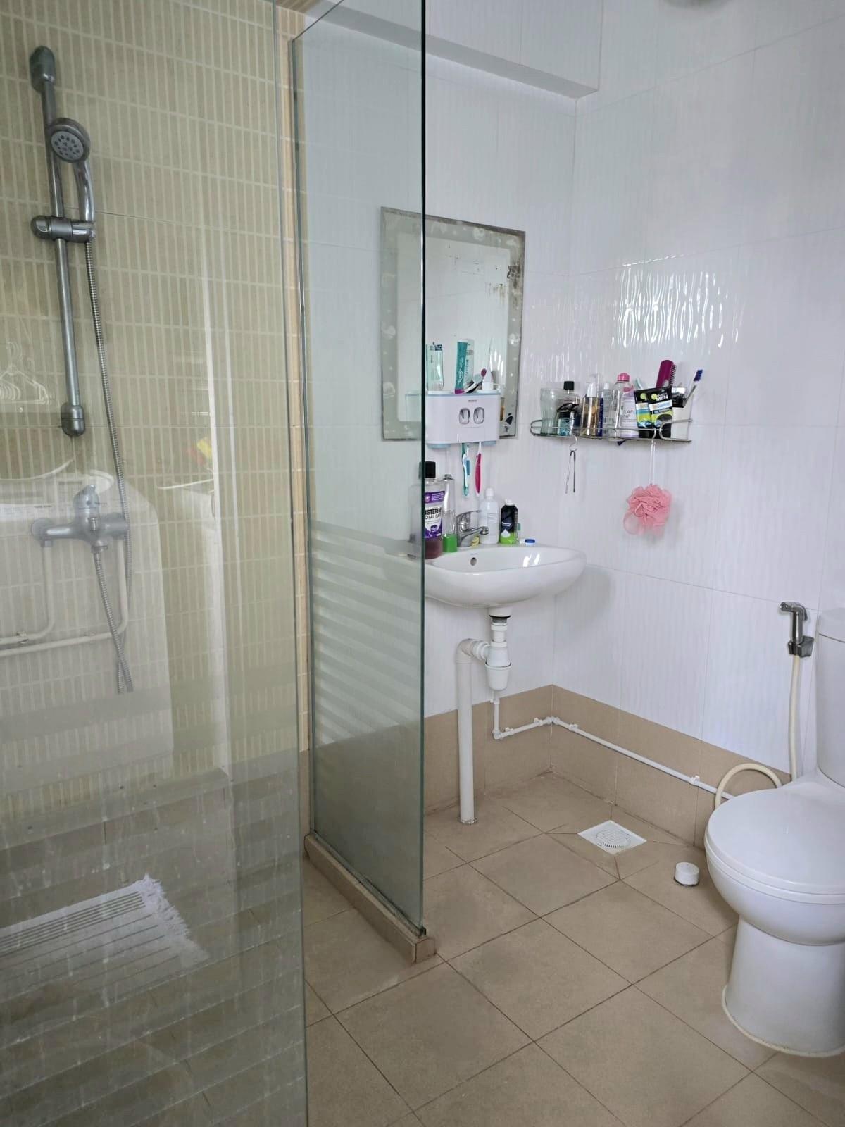HDB Apartment for Sale, 140 Bukit Batok Street 11 HDB Apartment For Sale, $899,000, 3 Bed 2 Bath 1,615 sqft $557.00 psf, SGD 899,000 | 99-year Leasehold