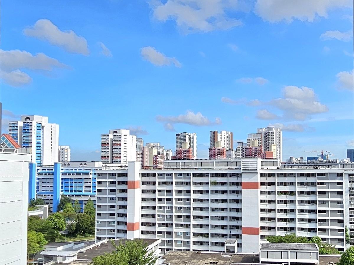 HDB Apartment for Sale, 140 Bukit Batok Street 11 HDB Apartment For Sale, $899,000, 3 Bed 2 Bath 1,615 sqft $557.00 psf, SGD 899,000 | 99-year Leasehold