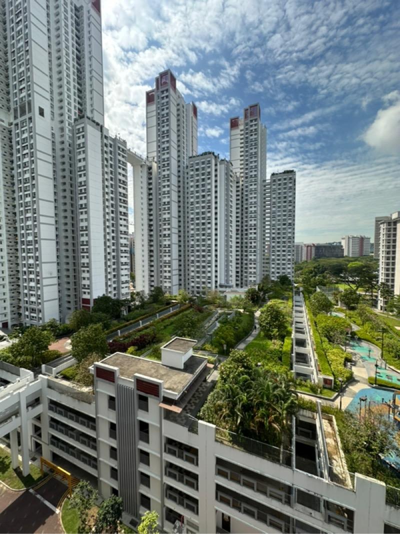 HDB Apartment for Sale, 96B Henderson Road HDB Apartment For Sale, $950,000, 3 Bed 2 Bath 893 sqft $1,064.00 psf, SGD 950,000 | 99-year Leasehold
