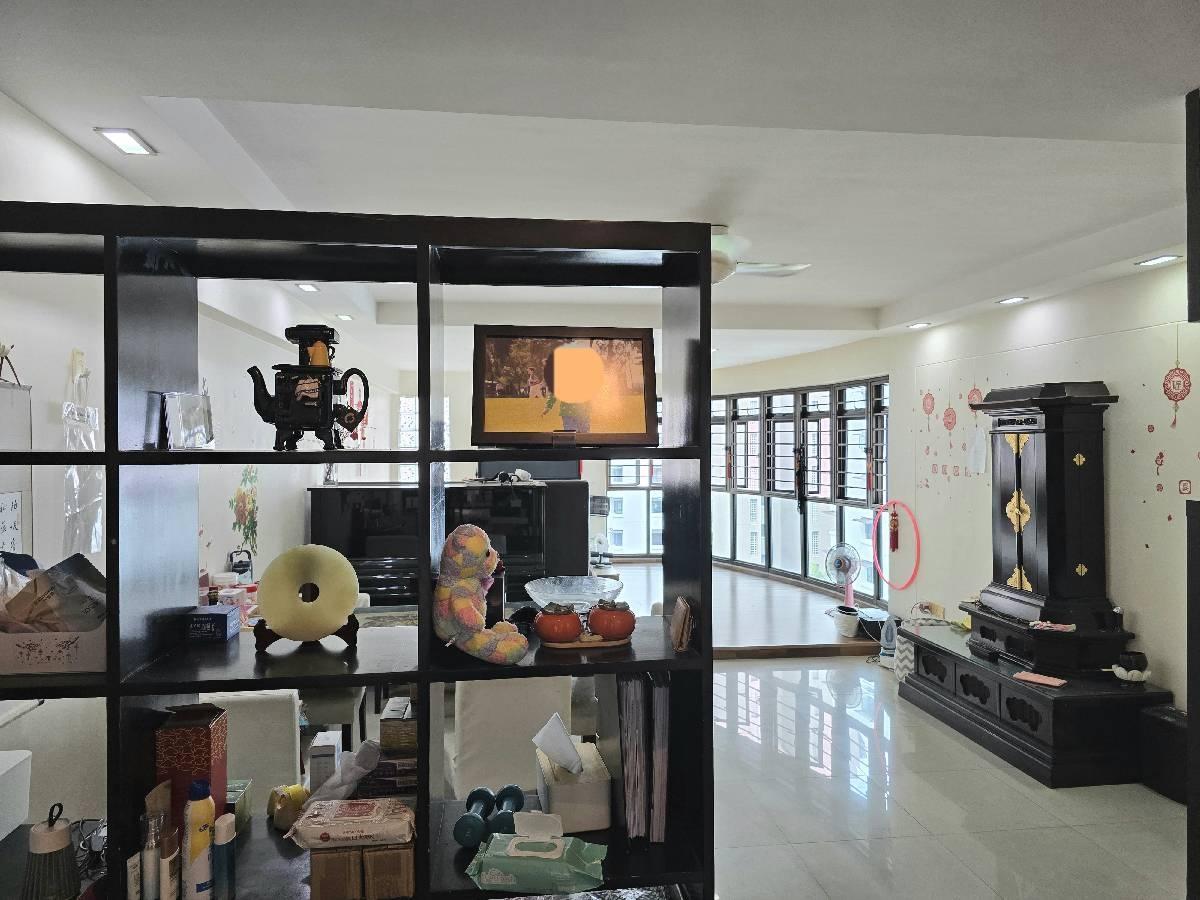Prop-GPT: HDB Apartment: D23  652 Senja Link