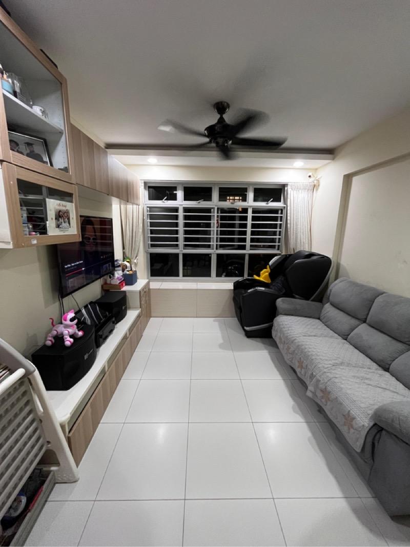 Prop-GPT: HDB Apartment: D19 Punggol 211C Punggol Walk