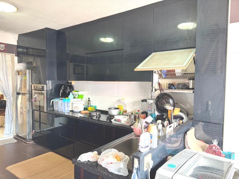 HDB Apartment for Sale, 827 Tampines Street 81 HDB Apartment For Sale, $495,000, 2 Bed 2 Bath 721 sqft $687.00 psf, SGD 495,000 | 99-year Leasehold