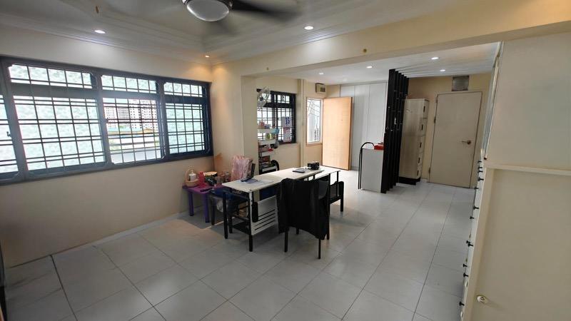 Prop-GPT: HDB Apartment: D19  124A Rivervale Drive