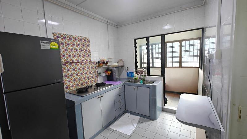 HDB Apartment for Sale, 124A Rivervale Drive HDB Apartment For Sale, $638,000, 3 Bed 2 Bath 1,087 sqft $587.00 psf, SGD 638,000 | 99-year Leasehold