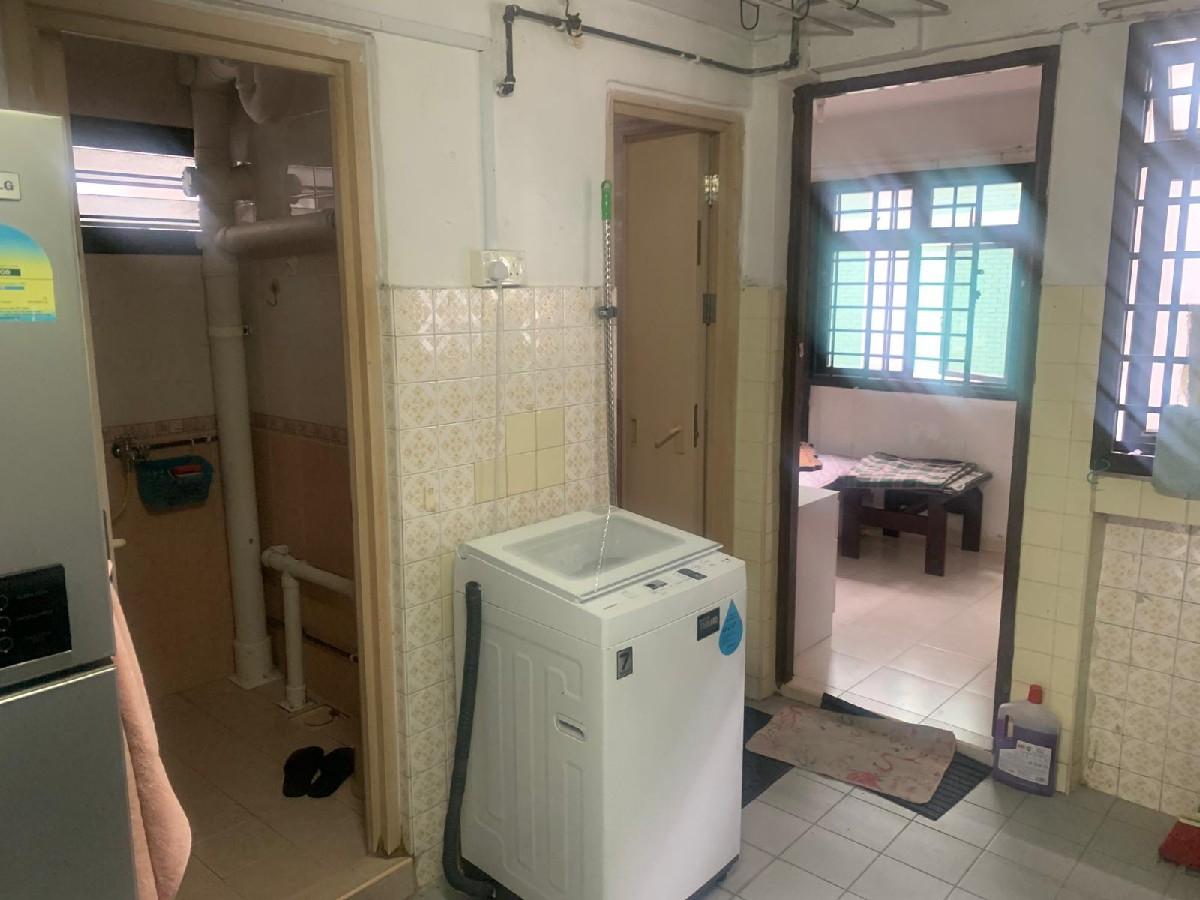 HDB Apartment for Sale, 231 Lorong 8 Toa Payoh HDB Apartment For Sale, $388,000, 2 Bed 2 Bath 700 sqft $554.00 psf, SGD 388,000 | 99-year Leasehold
