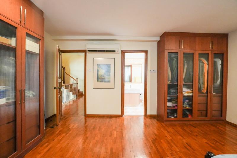 The Riverina Semi-Detached House For Sale, $3,400,000, 6 Bed 6 Bath 4,300 sqft $1,241.00 psf