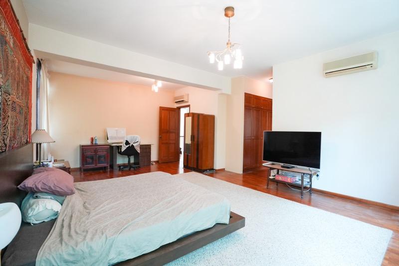 The Riverina Semi-Detached House For Sale, $3,400,000, 6 Bed 6 Bath 4,300 sqft $1,241.00 psf