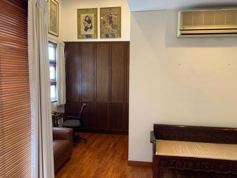 Holland Grove Semi-Detached House For Sale, $7,980,000, 5 Bed 5 Bath 3,200 sqft $3,069.00 psf