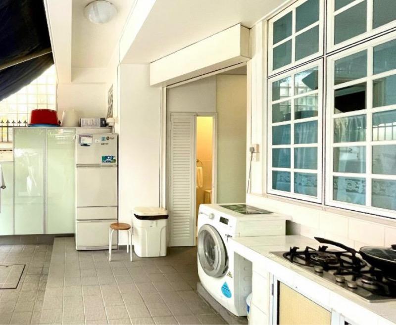 3.5 stories colonial style bungalow  Detached House For Sale, $8,000,000, 6 Bed 5 Bath 8,000 sqft $1,975.00 psf