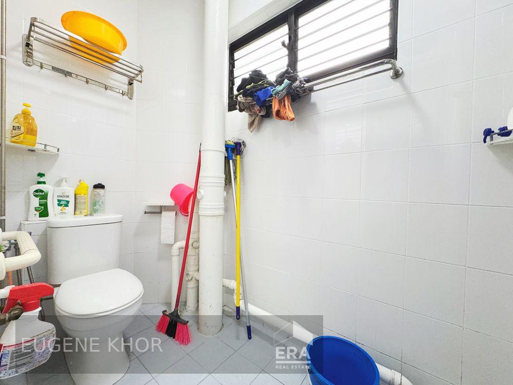 HDB - 3 room for Sale, Jurong East Street 24 260 Jurong East Street 24, SGD 680,000 | Leasehold