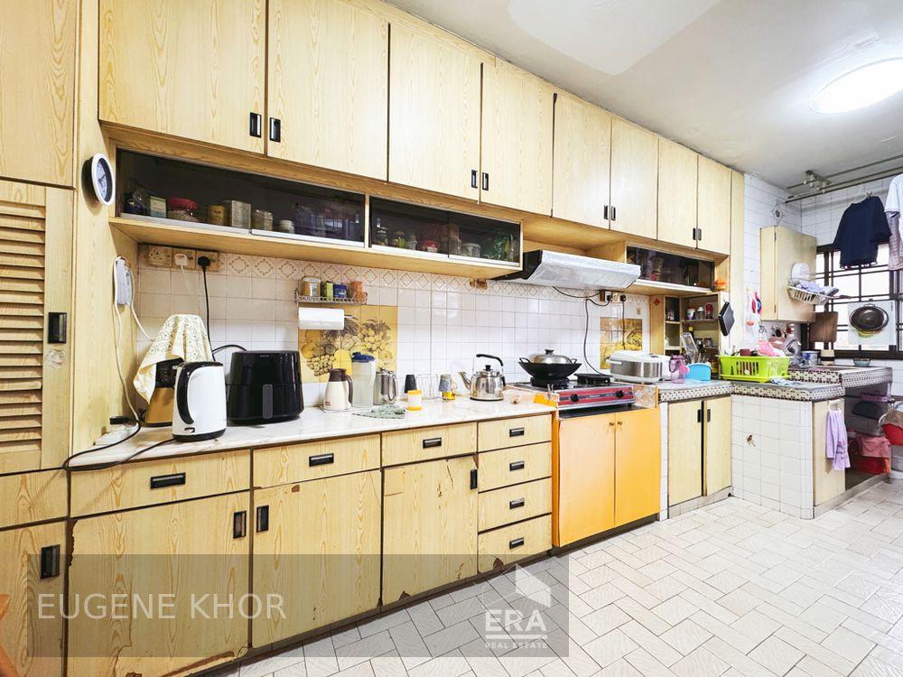 HDB - 3 room for Sale, Jurong East Street 24 260 Jurong East Street 24, SGD 680,000 | Leasehold