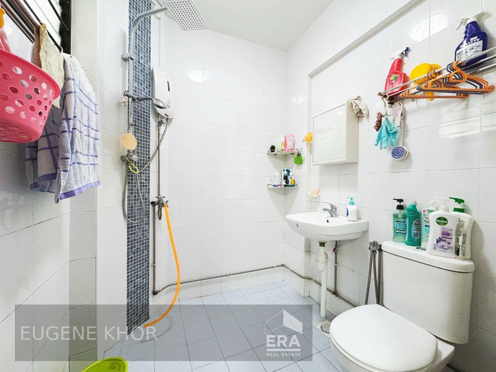 HDB - 3 room for Sale, Jurong East Street 24 260 Jurong East Street 24, SGD 680,000 | Leasehold