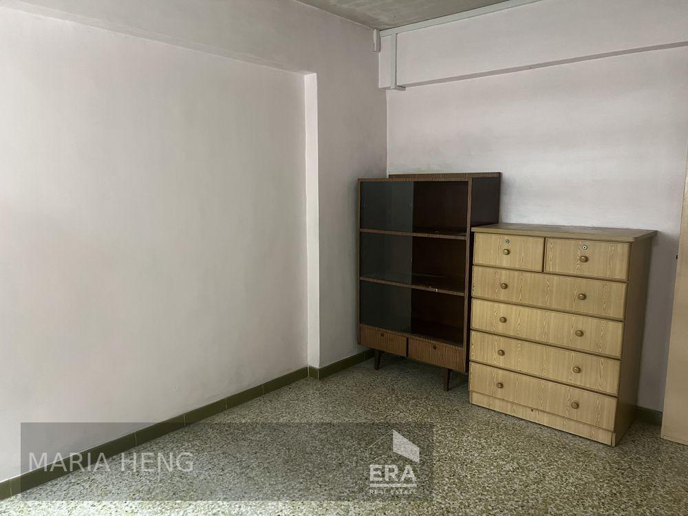 HDB - 3 room for Sale, Ang Mo Kio Avenue 4 612 Ang Mo Kio Avenue 4, SGD 570,000 | Leasehold