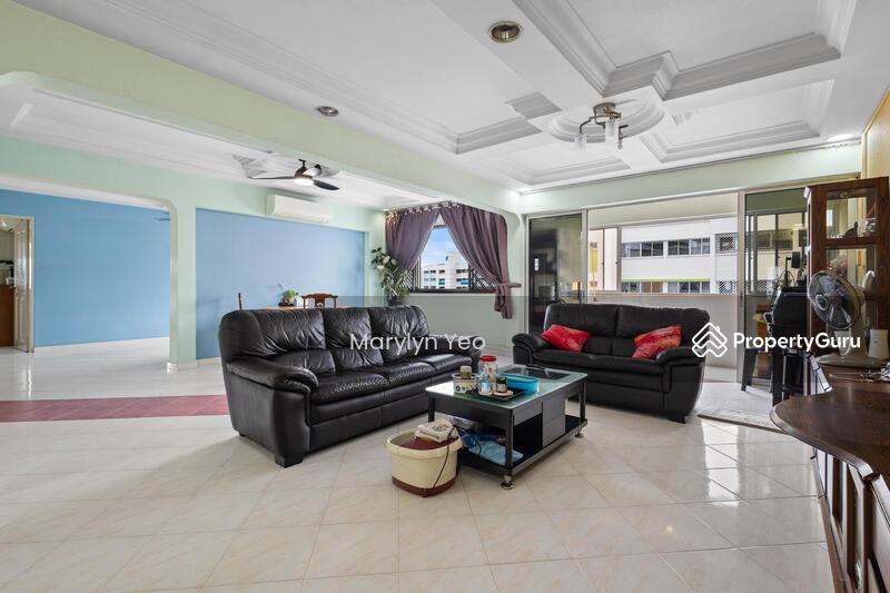 Prop-GPT: HDB Flat: D27 Yishun 359 Yishun Ring Road