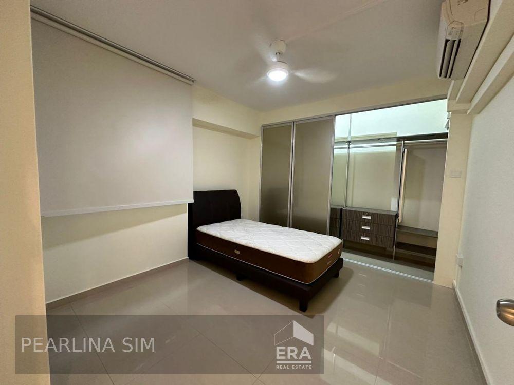 HDB - 3 room for Sale, Pine Close 11 Pine Close, SGD 1,080,000 | Leasehold