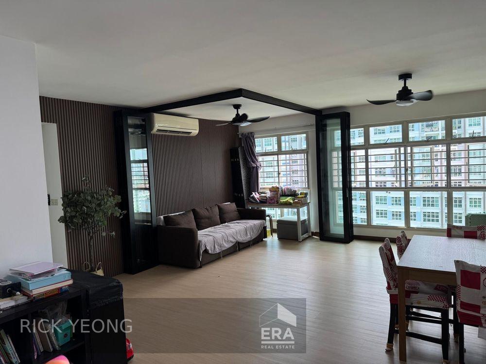 HDB - 3 room for Sale, Yung Kuang Road 175A Yung Kuang Road, SGD 828,000 | Leasehold