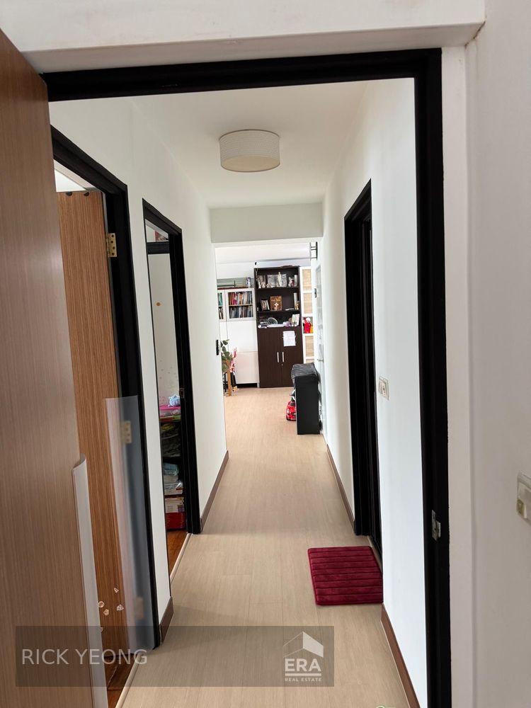 HDB - 3 room for Sale, Yung Kuang Road 175A Yung Kuang Road, SGD 828,000 | Leasehold