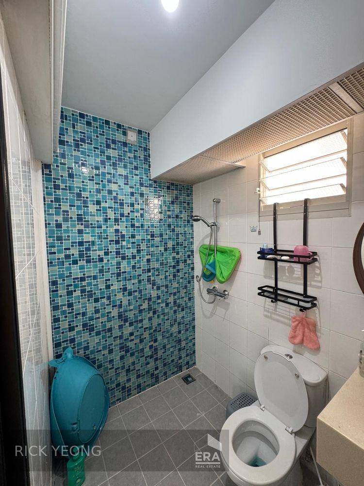 HDB - 3 room for Sale, Yung Kuang Road 175A Yung Kuang Road, SGD 828,000 | Leasehold