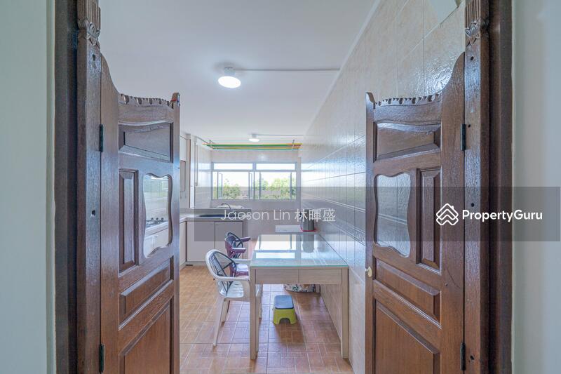 HDB Flat for Sale, 215 Serangoon Avenue 4, SGD 528,000 | 99-year lease