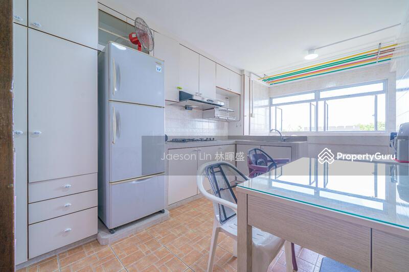 HDB Flat for Sale, 215 Serangoon Avenue 4, SGD 528,000 | 99-year lease